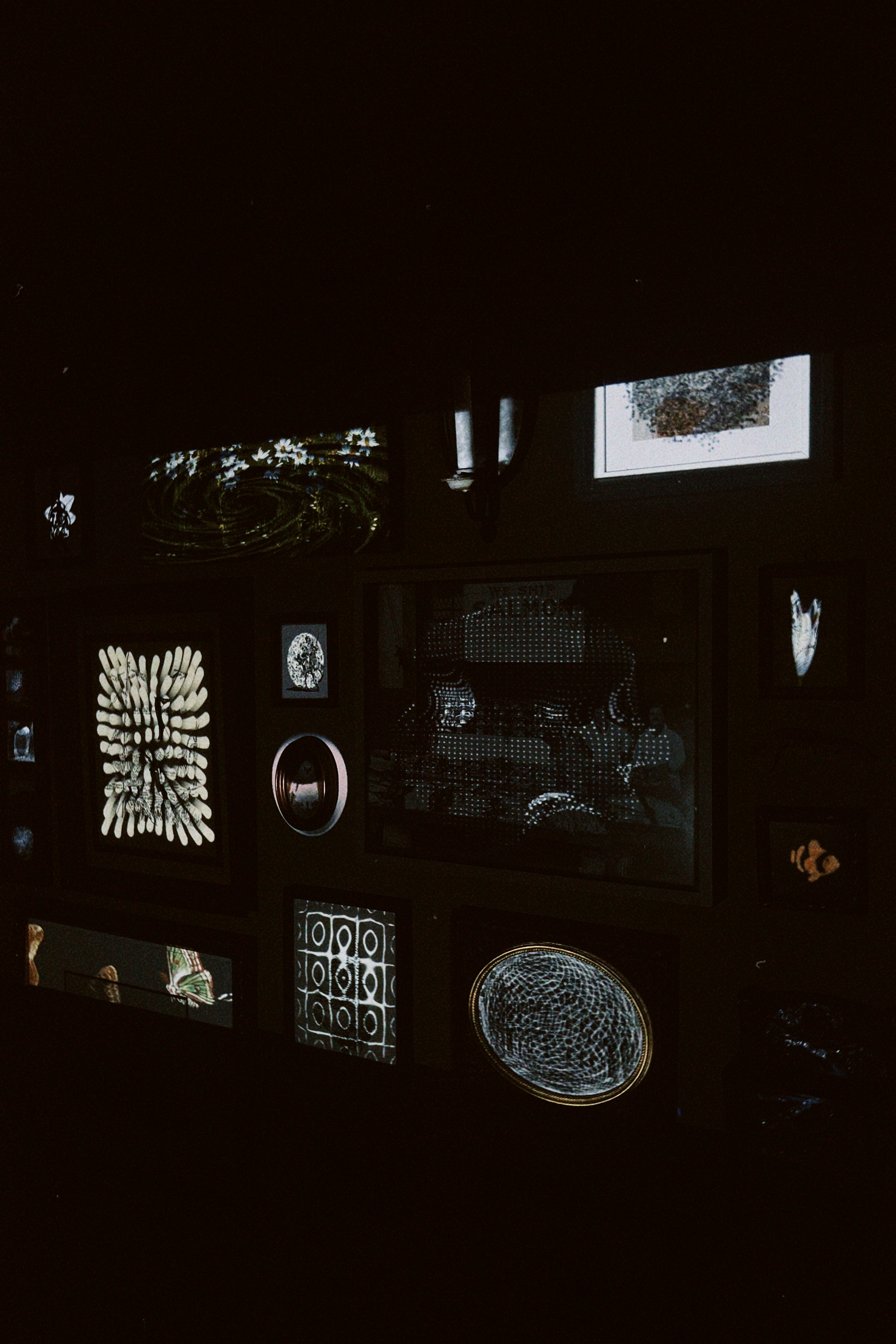 Projection mapping on the gallery wall